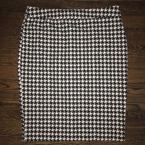 Elle pencil skirt size 6